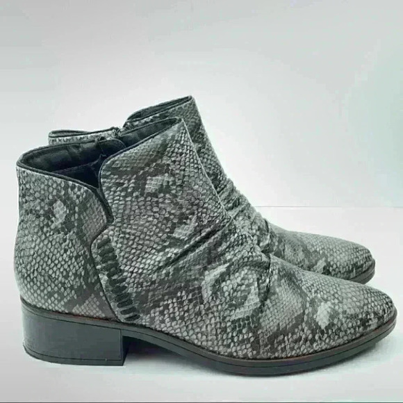 Baretraps Miesha ankle booties size 9.5 gray - Picture 1 of 12